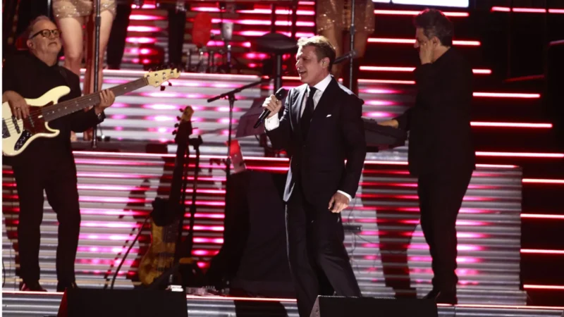 Luis Miguel confirmó gira 2027 y regresa a Santiago con show en el Nacional
