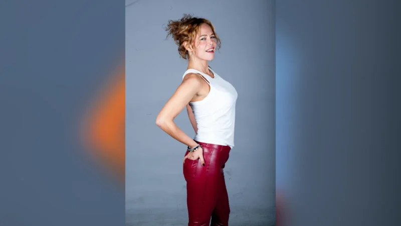Carolina Álvarez es la diosa de los muertos en la serie de Pablo Larraín