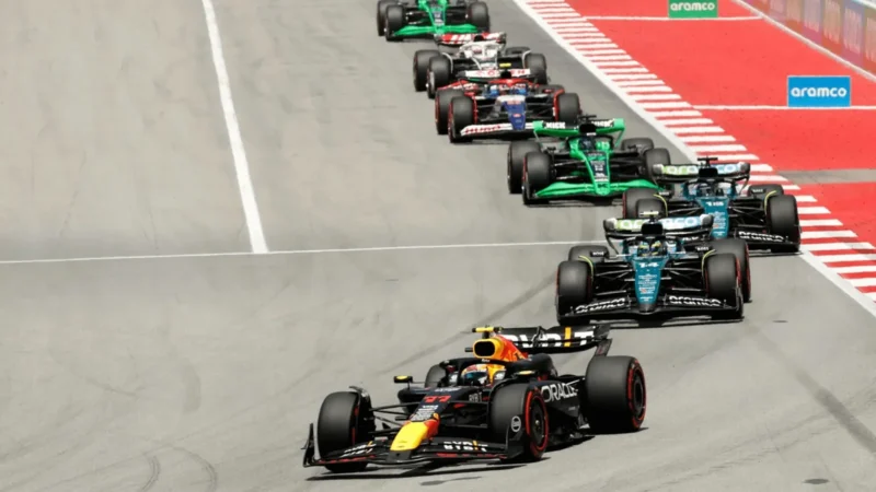 Caos en Sepang, Verstappen gana y Alonso firma una épica remontada