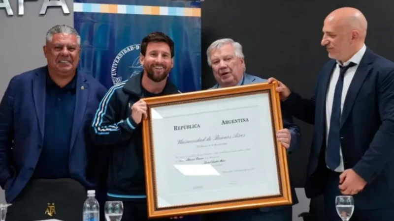 Messi se doctora Honoris Causa por la UBA en la previa de su despedida