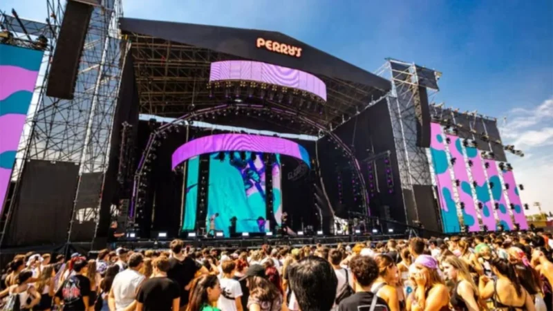Lollapalooza Argentina 2027 confirma a Travis Scott, Charli XCX y The Killers