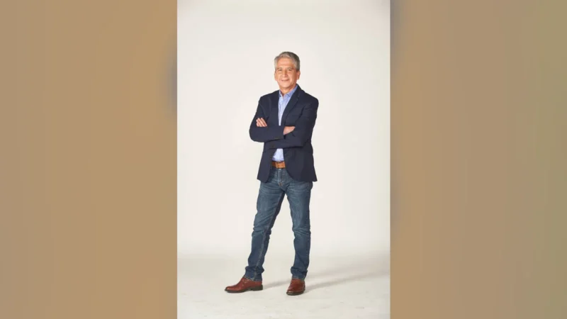 Emilio Sutherland regresa a la conducción con «Grandes Reportajes del 13»