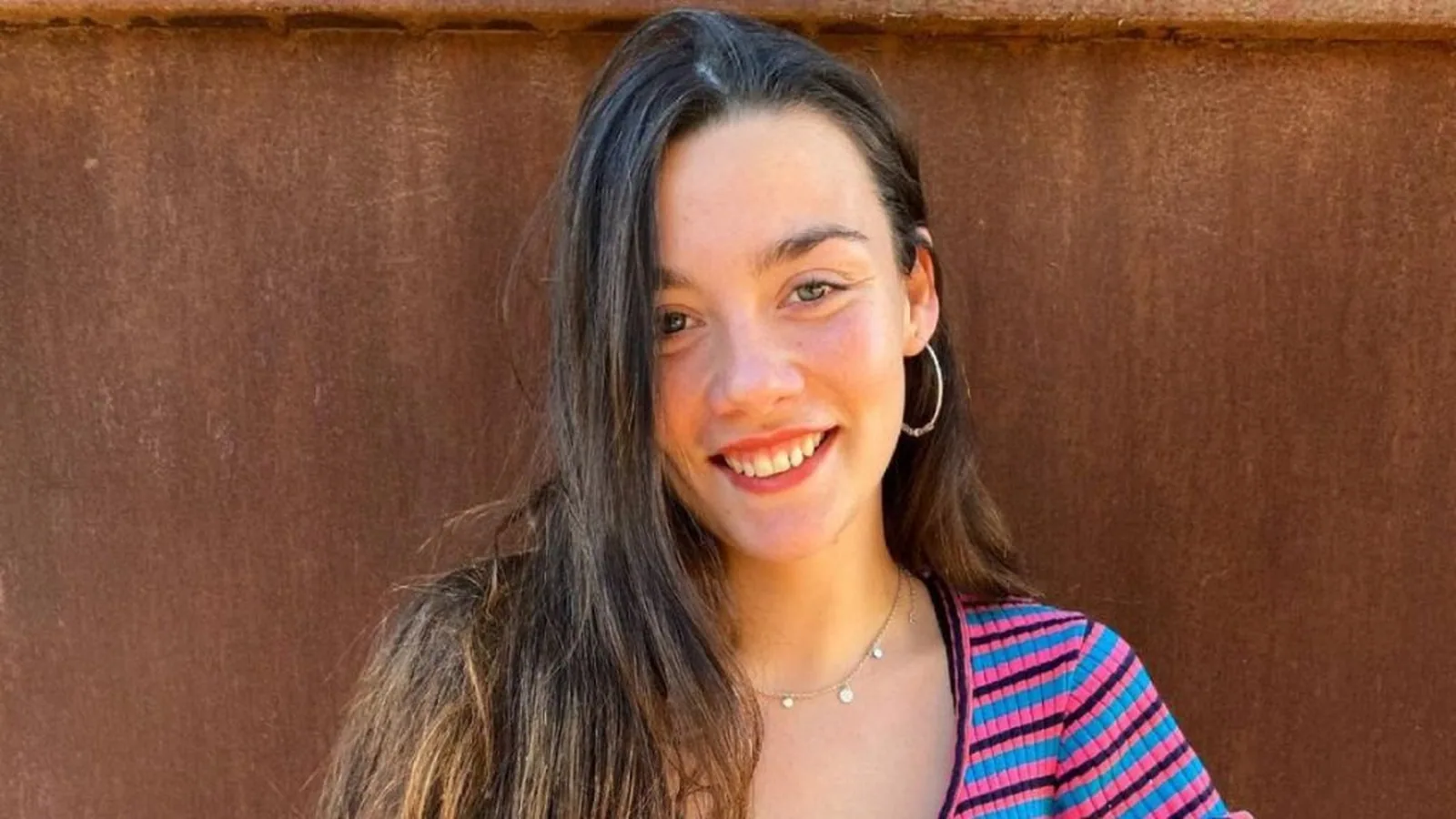 Cota Castelblanco triunfa en España con premio a su trayectoria artística