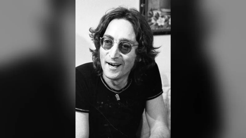 La historia detrás del ataque de John Lennon a Paul McCartney en ‘How Do You Sleep?’