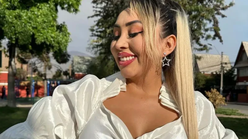Naya Fácil llora en redes tras críticas y anuncia cuenta privada