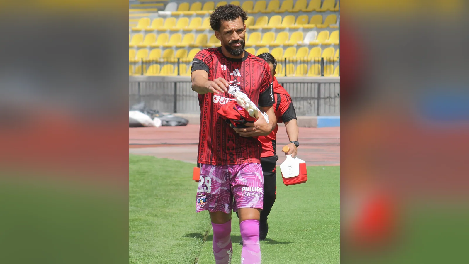 El futuro de Vozinha en Colo Colo: dudas tras la goleada en Coquimbo