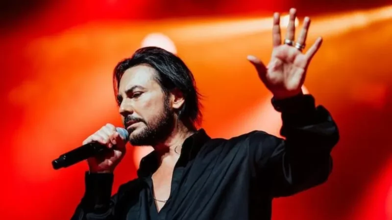 Beto Cuevas cumple 59 años: del Unplugged a Respira